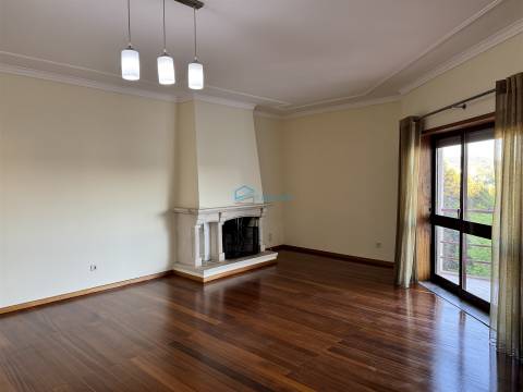 Apartamento T4 Venda em Vila Real (Nossa Senhora da Conceição, São Pedro e São Dinis),Vila Real