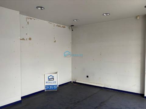 Loja  Venda em Vila Real (Nossa Senhora da Conceição, São Pedro e São Dinis),Vila Real