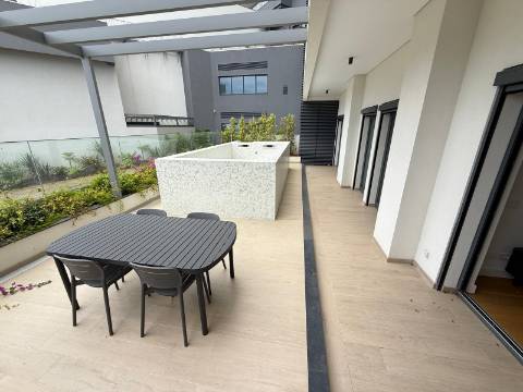 Apartamento T3 - Piscina