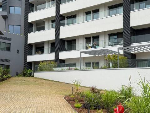 Apartamento T3 - Piscina