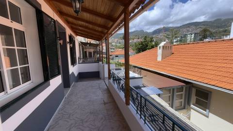 Andar Moradia T2 Venda em Funchal (São Pedro),Funchal