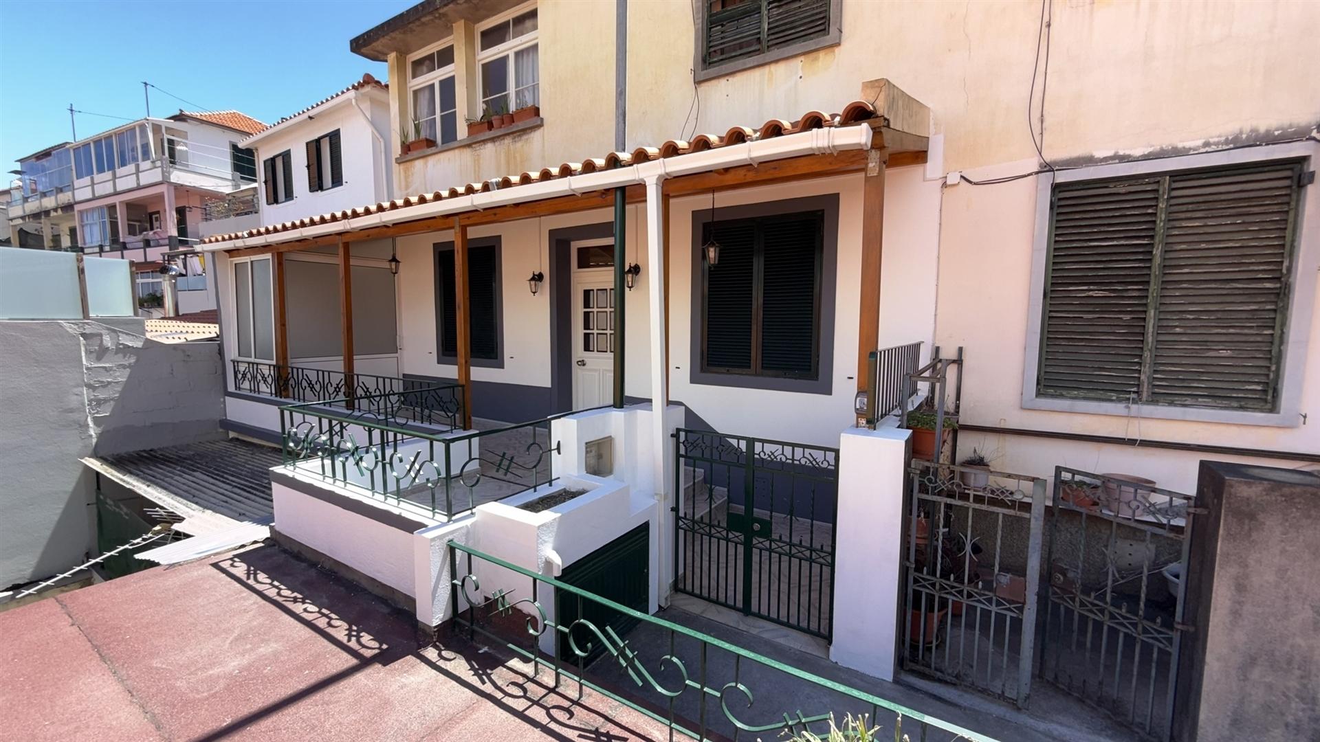 Andar Moradia T2 Venda em Funchal (São Pedro),Funchal