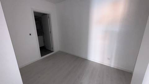 Andar Moradia T2 Venda em Funchal (São Pedro),Funchal