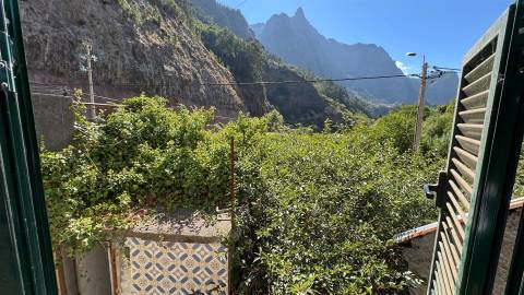 Moradia para Restaurar T2 Venda em Curral das Freiras,Câmara de Lobos