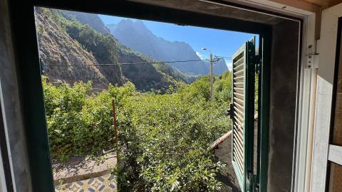 Moradia para Restaurar T2 Venda em Curral das Freiras,Câmara de Lobos