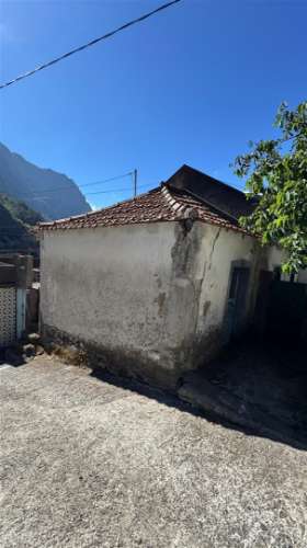 Moradia para Restaurar T2 Venda em Curral das Freiras,Câmara de Lobos