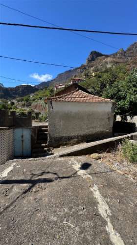 Moradia para Restaurar T2 Venda em Curral das Freiras,Câmara de Lobos