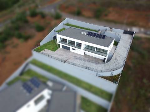 Moradia Isolada T3 Venda em Santa Cruz,Santa Cruz