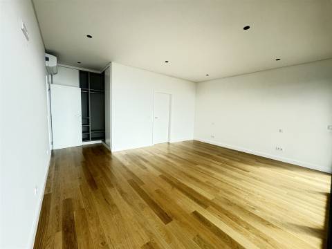 Moradia Isolada T3 Venda em Santa Cruz,Santa Cruz