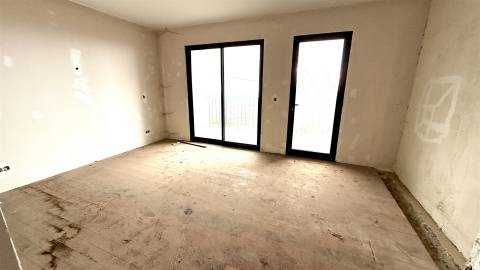 Moradia em Banda T3 Venda em Gaula,Santa Cruz