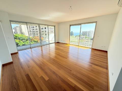 Apartamento T3 Venda em São Martinho,Funchal