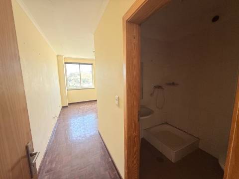 Apartamento T4 Venda em São Martinho,Funchal