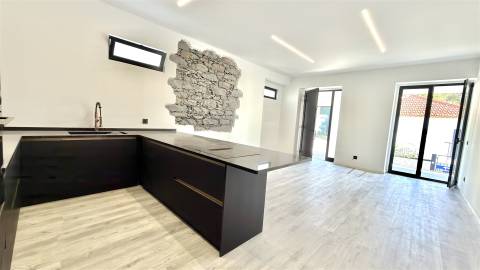 Moradia Isolada T2+1 Venda em São Gonçalo,Funchal