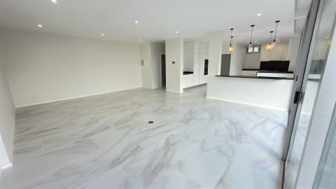 🏡 Moradia T3 de Luxo - Piscina Panorâmica e Vista Mar Definitiva