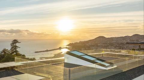 Vista Atlântico | Moradia T4 Exclusiva  e Design Contemporâneo no Funchal