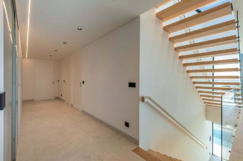 Vista Atlântico | Moradia T4 Exclusiva  e Design Contemporâneo no Funchal