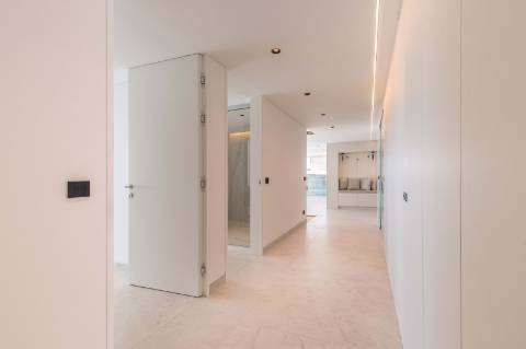 Vista Atlântico | Moradia T4 Exclusiva  e Design Contemporâneo no Funchal