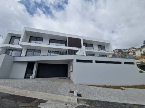 Apartamento T3 Venda em Câmara de Lobos,Câmara de Lobos