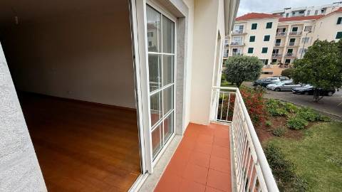 Apartamento T1+1 DUPLEX Venda em Funchal (São Pedro),Funchal