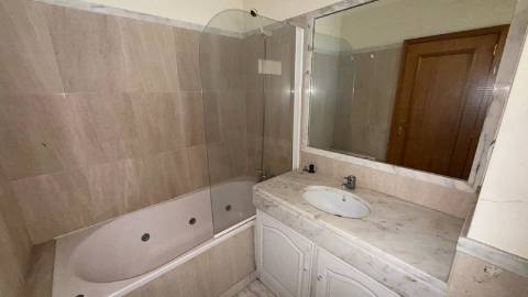 Apartamento T1+1 DUPLEX Venda em Funchal (São Pedro),Funchal