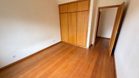 Apartamento T1+1 DUPLEX Venda em Funchal (São Pedro),Funchal