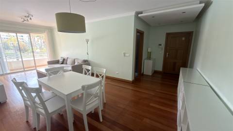 Apartamento T2 Arrendamento em São Martinho,Funchal