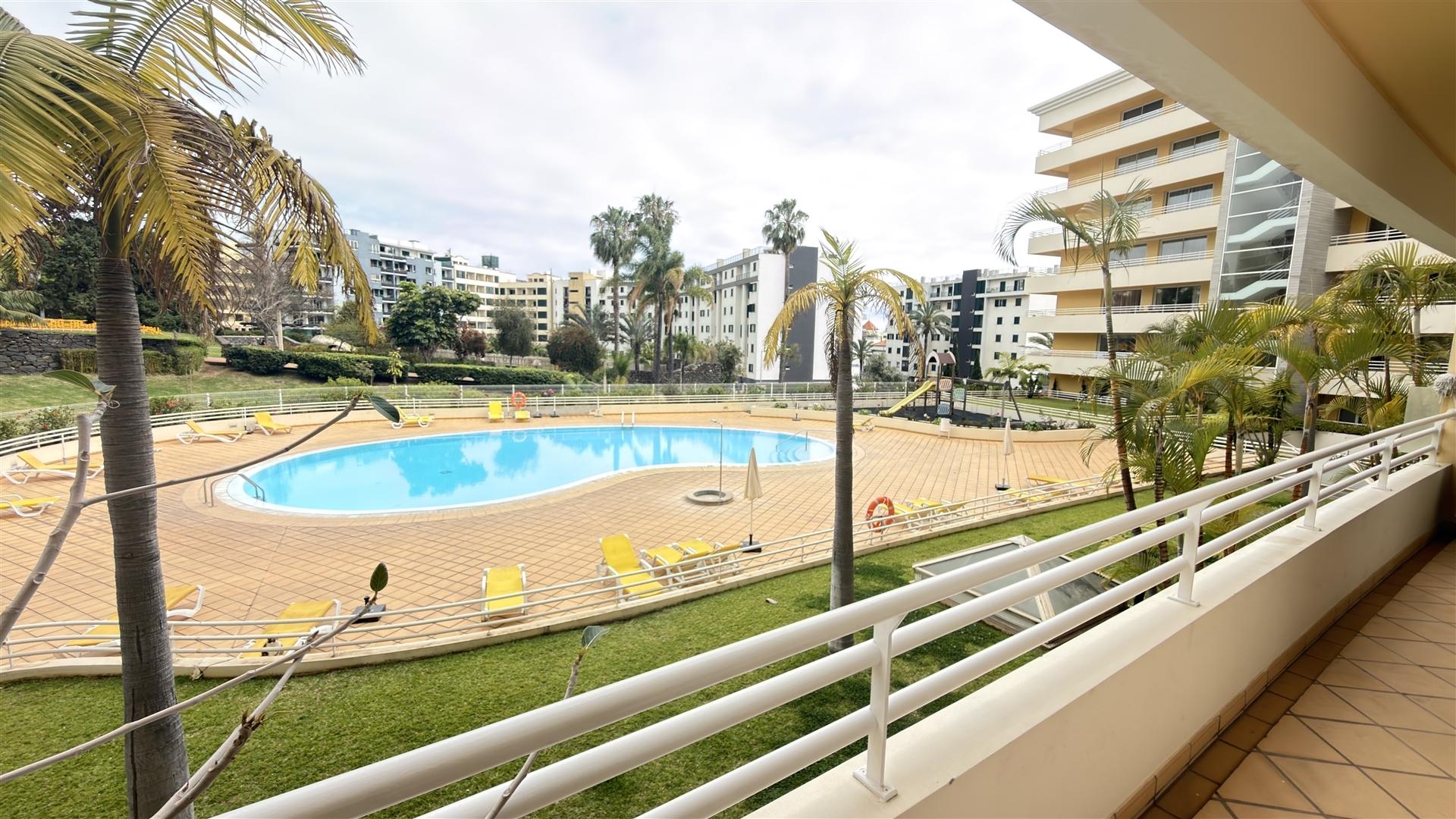 Apartamento T2 Arrendamento em São Martinho,Funchal