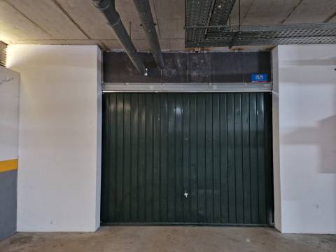 Apartamento T3 Venda em Água de Pena,Machico