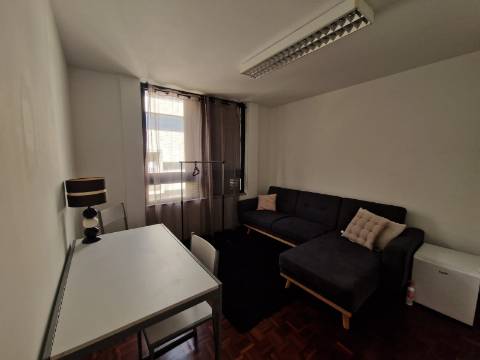 Apartamento T3 Venda em Água de Pena,Machico
