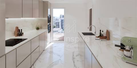 Apartamento T4 Novo - Miraflores