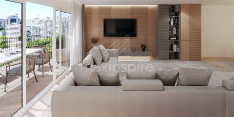 Apartamento T4 Novo - Miraflores