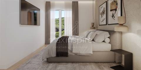 Apartamento T4 Novo - Miraflores