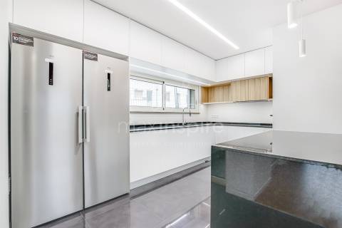 Moradia Contemporânea T3- 10m Parede