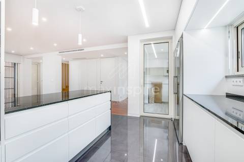 Moradia Contemporânea T3- 10m Parede