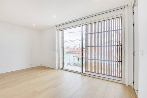 Moradia Contemporânea T3- 10m Parede