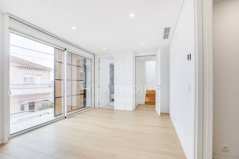 Moradia Contemporânea T3- 10m Parede