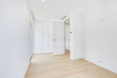 Moradia Contemporânea T3- 10m Parede