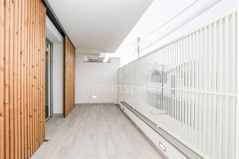 Moradia Contemporânea T3- 10m Parede