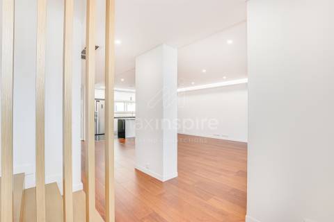 Moradia Contemporânea T3- Vista Mar- 10m Parede