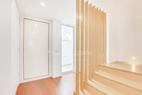 Moradia Contemporânea T3- Vista Mar- 10m Parede