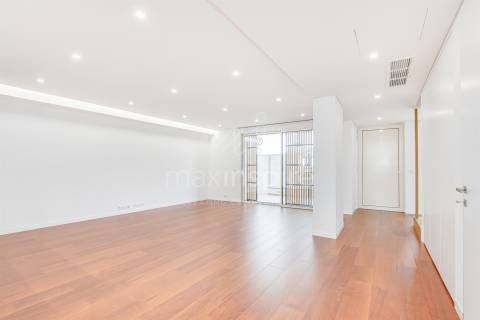 Moradia Contemporânea T3- Vista Mar- 10m Parede