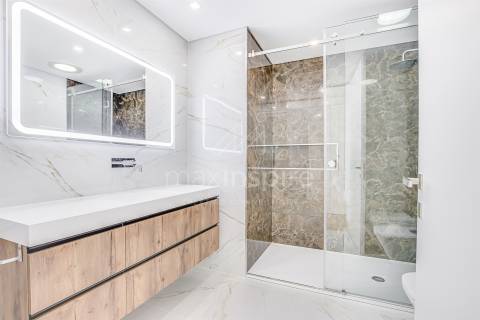 Moradia Contemporânea T3- Vista Mar- 10m Parede