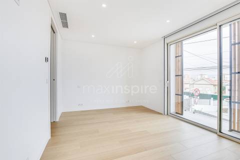 Moradia Contemporânea T3- Vista Mar- 10m Parede