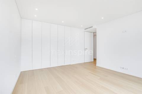 Moradia Contemporânea T3- Vista Mar- 10m Parede