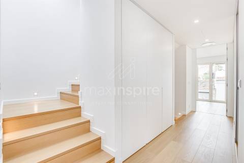 Moradia Contemporânea T3- Vista Mar- 10m Parede