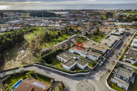 Moradia Térrea T4 para venda em Arcozelo - Vila Nova de Gaia