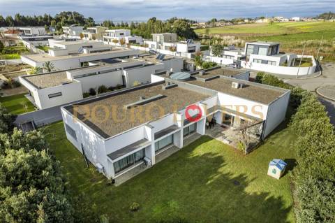 Moradia Térrea T4 para venda em Arcozelo - Vila Nova de Gaia