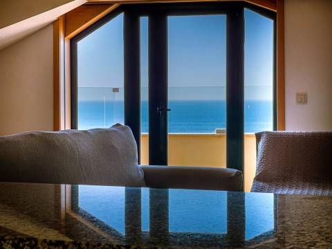 Apartamento T2, último Piso, terraço