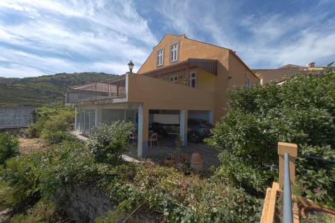 Moradia com quinta na Régua