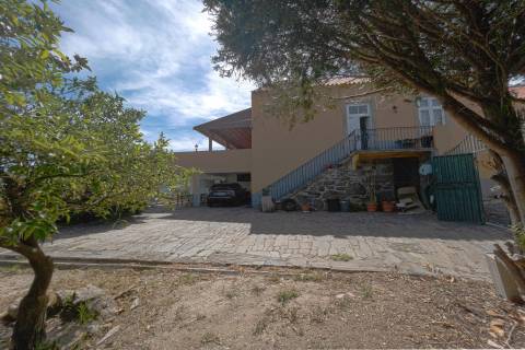 Moradia com quinta na Régua